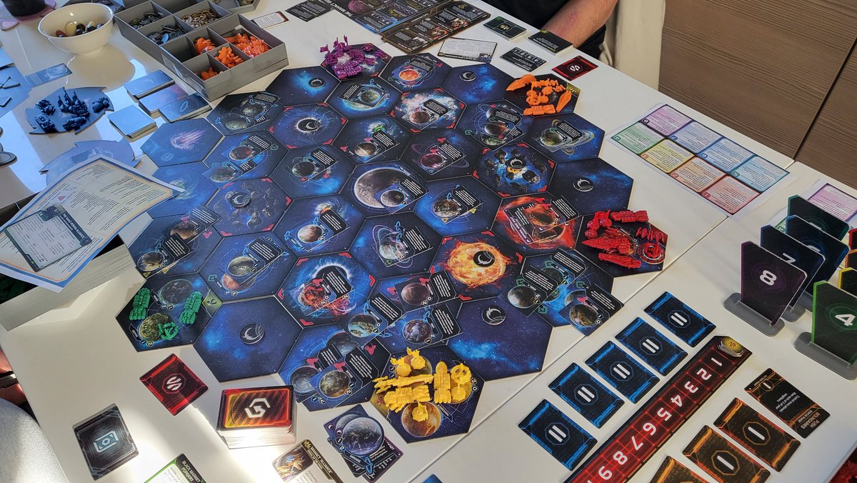 AggiePaints's tweet photo. Twilight Imperium today, let's see how far I can get with Hacan.
#TwilightImperium
#SpaceLions https://t.co/3bnCg3Qprv