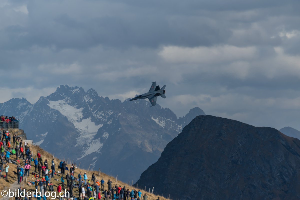bilderblog's tweet photo. Swiss hornet display @ Axalp live fire demonstration, 18.10.2022

#axalpfliegerschiessen #axalp
#swisshornetdisplayteam #swisshornetdisplay #swisshornet #bilderblogch #avpic #aviationpic #avnerd #jetphotos #aviationpic #avgeek #avgeekspotting #aviation #instagramaviation https://t.co/JU5YyNfLME