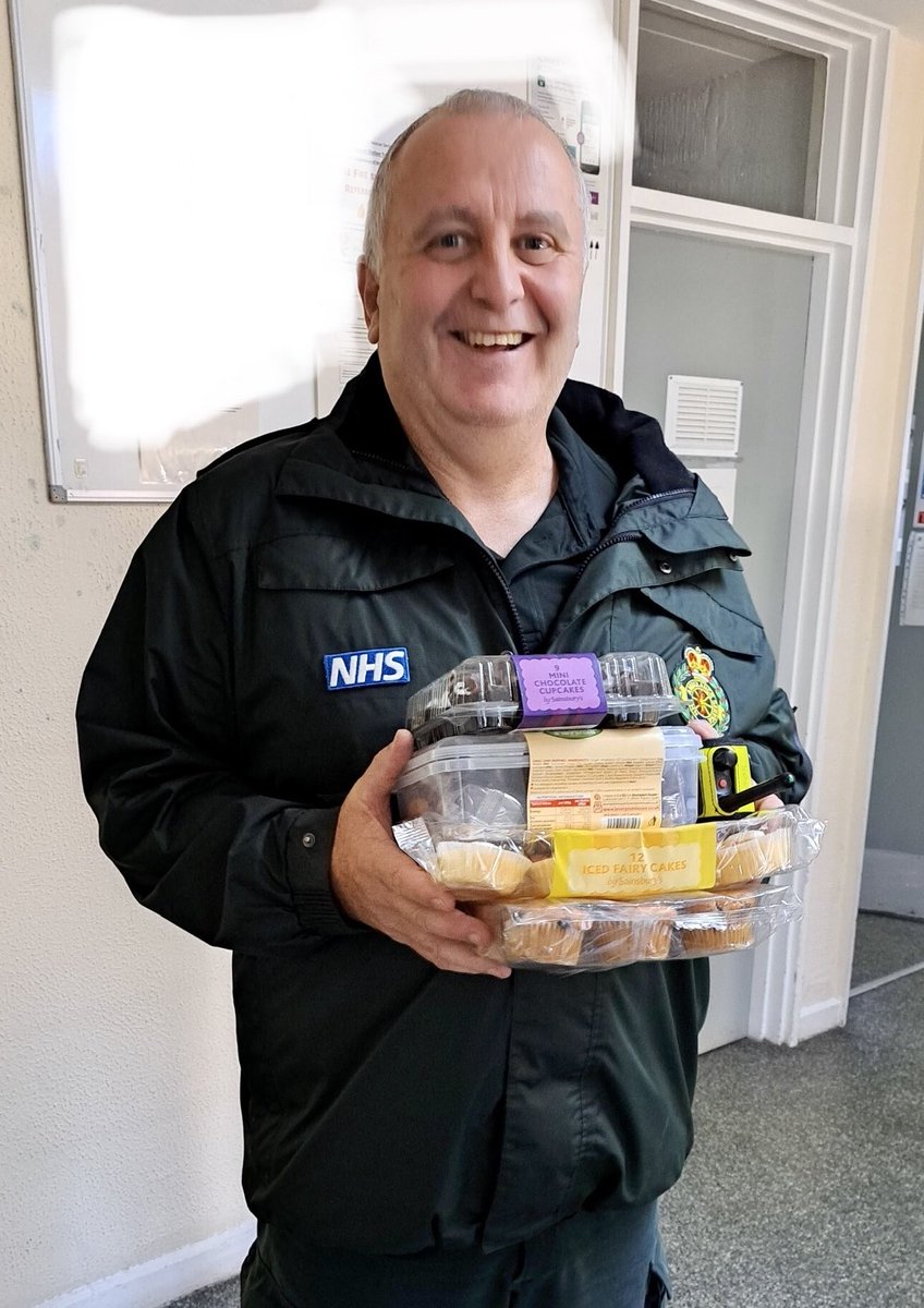 Thank you so much ⁦<a href="/SchYewdale/">Yewdale Primary School</a>⁩ for donating delicious goodies to our hungry ambulance crews, following your fund raising coffee morning. Look how happy Mark is! 😋 ⁦⁦<a href="/NWAmbulance/">North West Ambulance Service</a>⁩