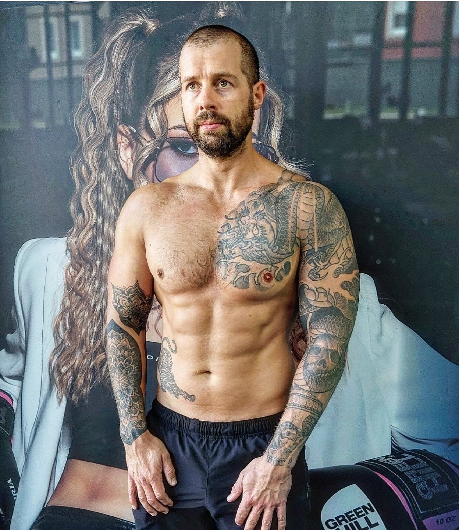 The last month, I've started focussing on dropping my body fat again after a long bulk 

I forget how difficult it is to drop body fat expecially as we age, especially that lower stomach area. 

What's been your most difficult challenges when achieving your own fitness goals?