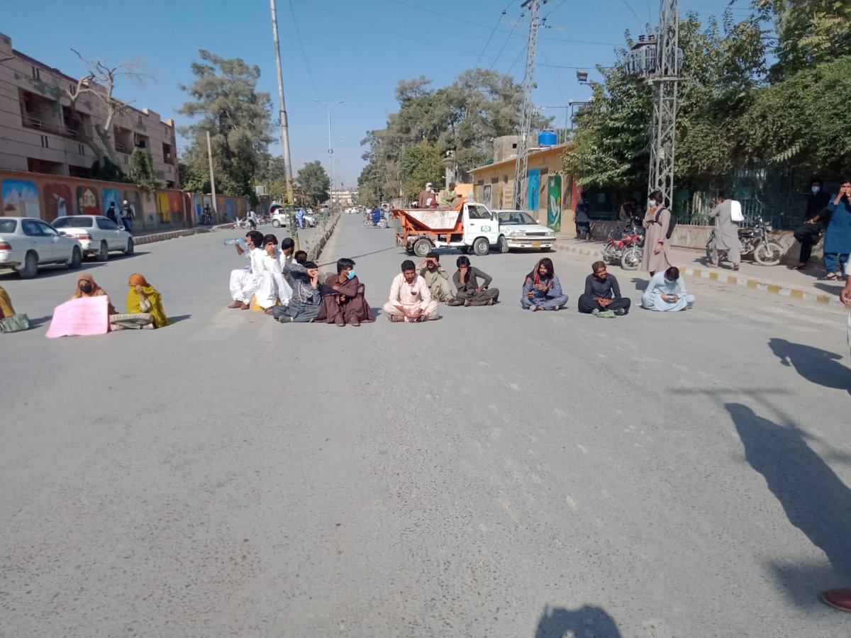 Ridasattar7's tweet photo. منزلیں بہادروں کا  استقبال کرتی ہیں ۔
بزدلوں کو راستے کا خوف ہی مار دیتا ہے ۔
#SavePhysiotherpistFuture..
@Maqbool_Baloch1 
@Senator_Baloch 
@AQuddusBizenjo 
@RindBushra 
@sakhtarmengal 
@BPA_Balochistan https://t.co/1eM8Bh89bG