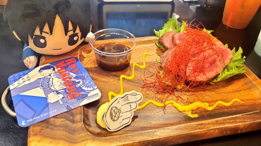 昨日行ったハガレンカフェも、はちゃめちゃに楽しかったなぁ…🥰🥰🥰案内された席が、エドの真下でびっくり💥私が錬成されてるみたいになったwwwwww 