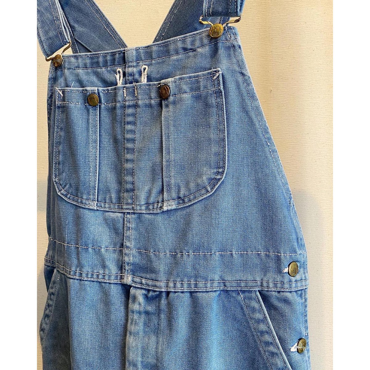 pine_wadayu_ki's tweet photo. 〜80's
BIG SMITH
フレアデニムオーバーオール
W33

掲載商品は通販対応可能ですのでDMにてお問合せくださいませ。

#Pine 
#古着屋Pine 
#山梨 #甲府 
#古着屋 #古着 
#レディース古着 
#オーバーオール 
#bigsmith 
#80s #70s https://t.co/2vBzwx6PDy