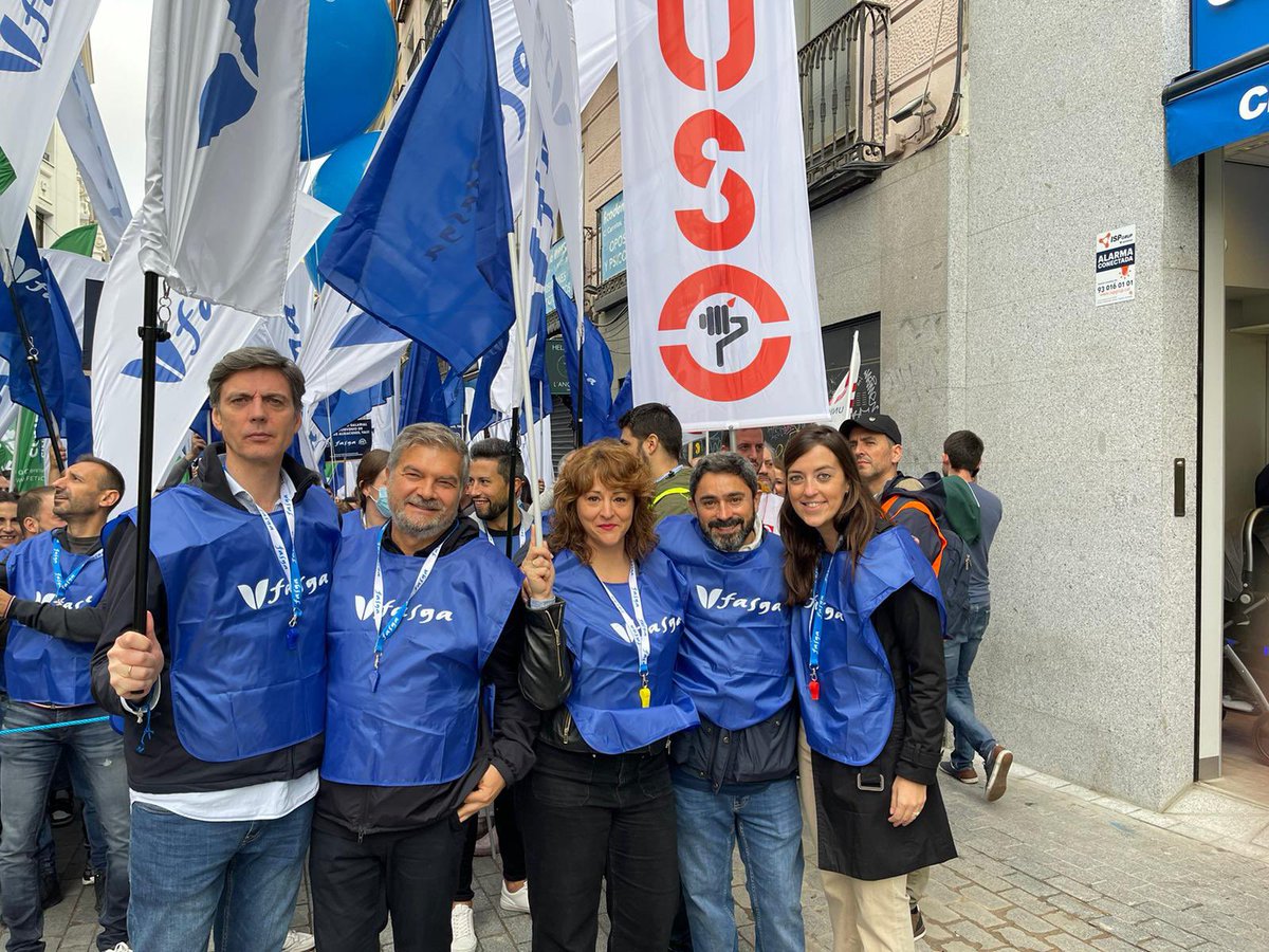Valorianenred's tweet photo. Fasga presente y reclamando #recuperarpoderadquisitivoya #SubirSalarios #OtroSindicalismoEsPosible https://t.co/gBeXWQZawZ