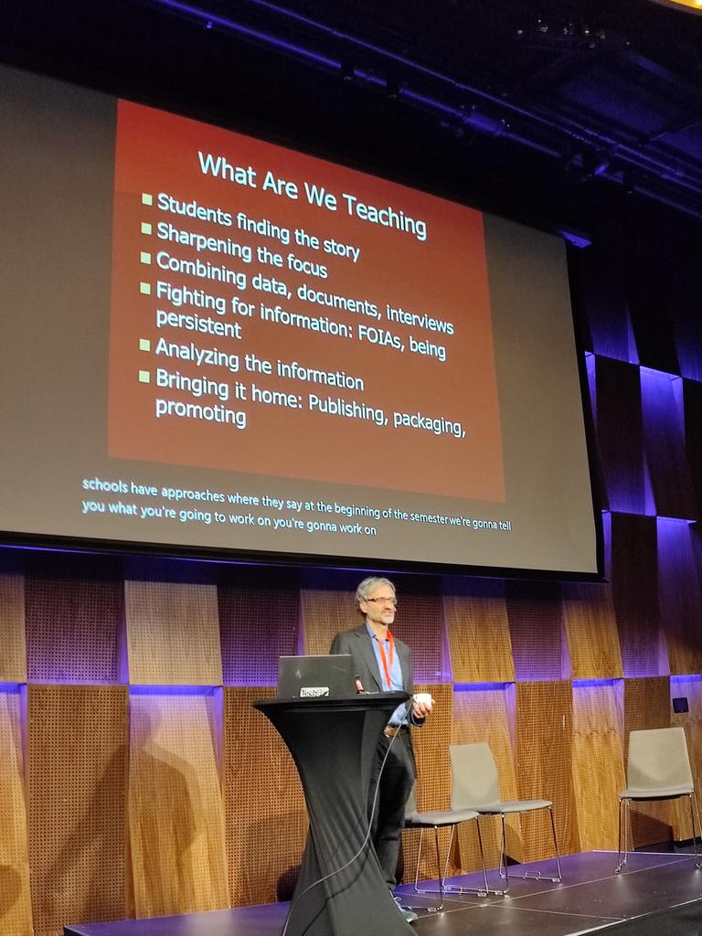 Gusse's tweet photo. Teaching investigative journalism is a student-driven process where you need a "document frame of mind" @lehrennbc @cuny Amazing programme again at #dataskup @skup_norge https://t.co/M4bZ8KqrrQ