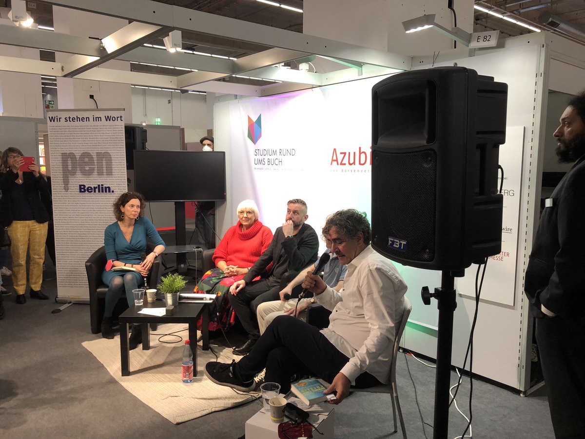 MediapubHdM's tweet photo. Friedenspreisträger Serhij Zhadan mit Claudia Roth und Denis Yücel bei Studium rund ums Buch: „Literatur ist auch eine Waffe“ https://t.co/FV01Dy7LLA