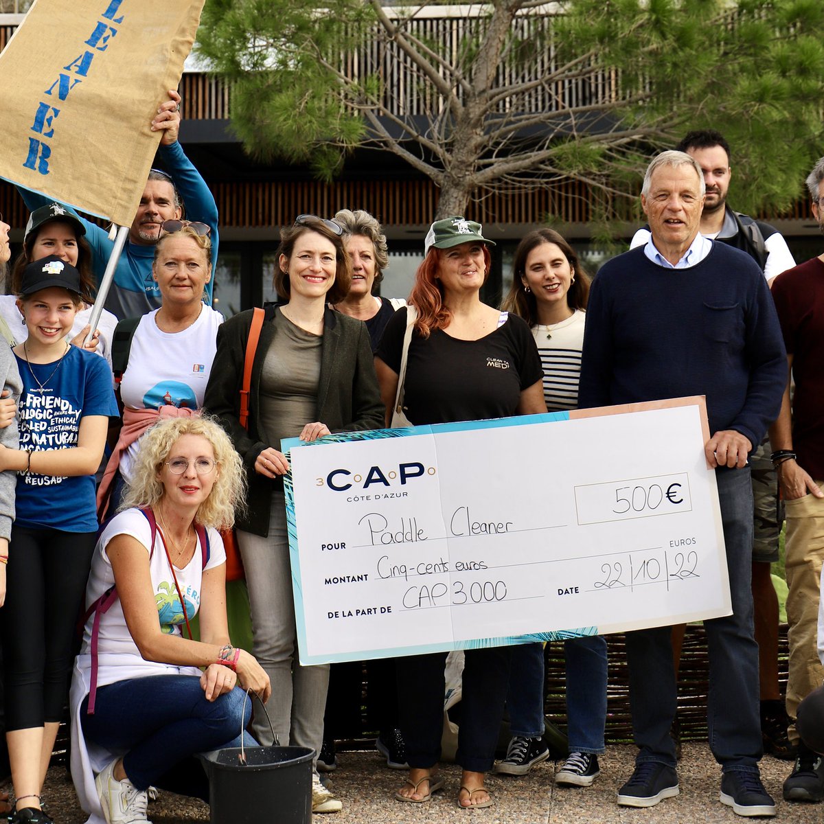 CCap3000's tweet photo. Grâce à cette belle mobilisation, un chèque de 500 euros a été remis à l’association #PaddleCleaner. 👏
#ExploreNiceCotedAzur #NiceCotedAzur #Ecologie #Mobilisation #CotedAzurFrance @sldv06 @ExploreNCA https://t.co/sDYsRVb995