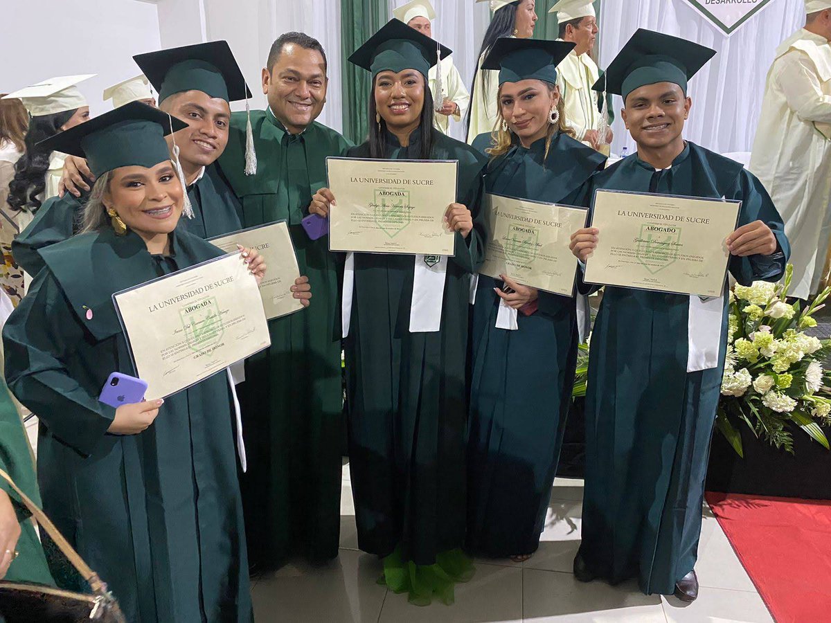 UnisucreDerecho's tweet photo. Grados Derecho unisucre,,,2022 https://t.co/FEZ14ielOE