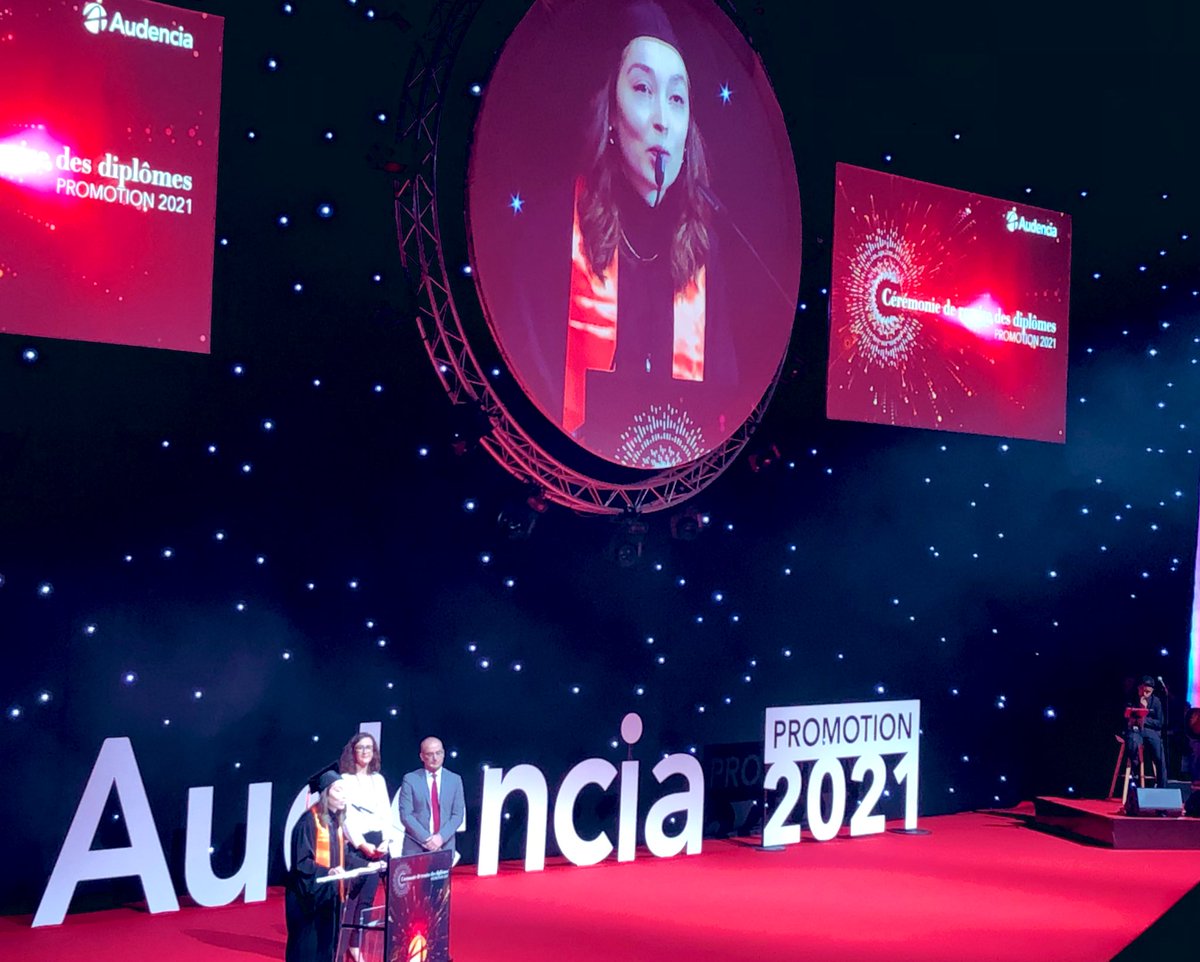EstellePrusker's tweet photo. Quel bonheur de retrouver ce matin au @ZenithNantes nos étudiants @audencia_com désormais diplômés !#Audencia_Graduation #Congrats #Félicitations 🍾👏🏻 https://t.co/VC4p5NUVlf