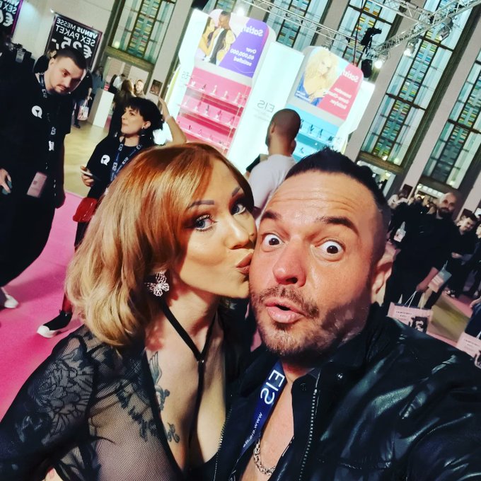 Venus 2022 mit der s&uuml;&szlig;en @pia_july_   #venusmesse #venus #venus2022 #Berlin https://t.co/VlsVLSLx2N<a class="tags" target="_blank" title="On Twitter" href="/?out=eyJ0eXAiOiJKV1QiLCJhbGciOiJIUzUxMiJ9.eyJpYXQiOjE3MjQ3ODcxNDAsImlzcyI6InR3cG9ybnN0YXJzLmNvbSIsIm5iZiI6MTcyNDc4NzE0MCwiZXhwIjoxNzU2MzIzMTQwLCJyZWRpcmVjdF91cmwiOiJodHRwczovL3R3aXR0ZXIuY29tL3BpYV9qdWx5XyJ9.aFIVcyU0sAcwABrWQAm1jWkwuqtesvnx4tMRYTfCO3KQmFIXz04MFOvjiA-AlzHb9sA_3-aYsCEadKiNX_B99g">@pia_july_</a><a href="/tag/venusmesse"class="tags">#venusmesse</a><a href="/tag/berlin"class="tags"><span>#berlin</span></a><a href="/tag/venus"class="tags"><span>#venus</span></a><a href="/tag/venus2022"class="tags"><span>#venus2022</span></a>