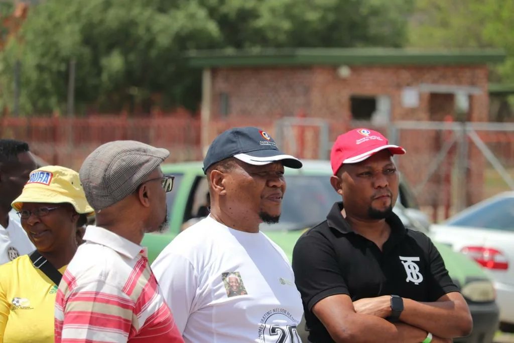 MECTateMakgoe's tweet photo. Lenyora La Thuto SS Grade 12 Last Push FUN WALK!
The Fun Walk is two fold: To raise funds for the Grade 12 Incubation Camp and a Last Push programme to ensure that all learners are physically,emotionally and academically ready for the coming NSC Exainations! @DBE_SA @KST_DWSD https://t.co/In1PvqCTOs