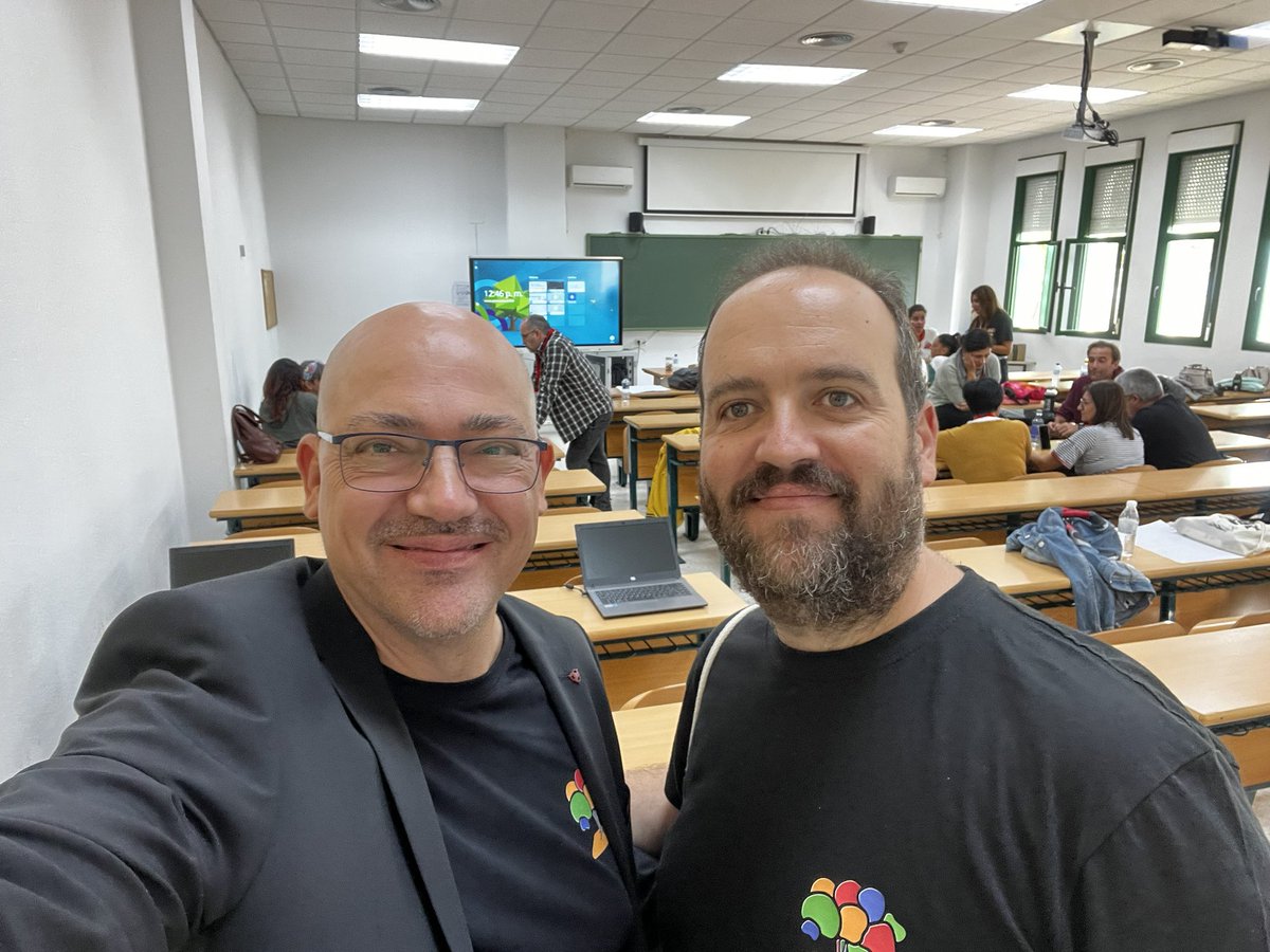 jlcastano's tweet photo. Con @kapormm en #e3x #e3x22 esperando a nuestro taller de las 16:00, viendo el resto de retos @SMART_Tech @SomosE3x https://t.co/tFGKMSIk7i