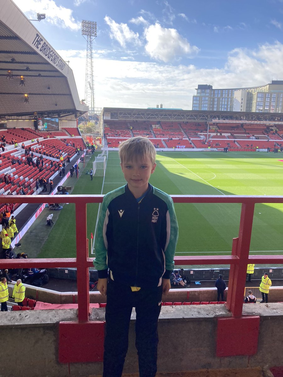 bradders29nottm's tweet photo. Match day 👊Come on you mighty reds ⚽️⚽️ https://t.co/2ozbVzaIan