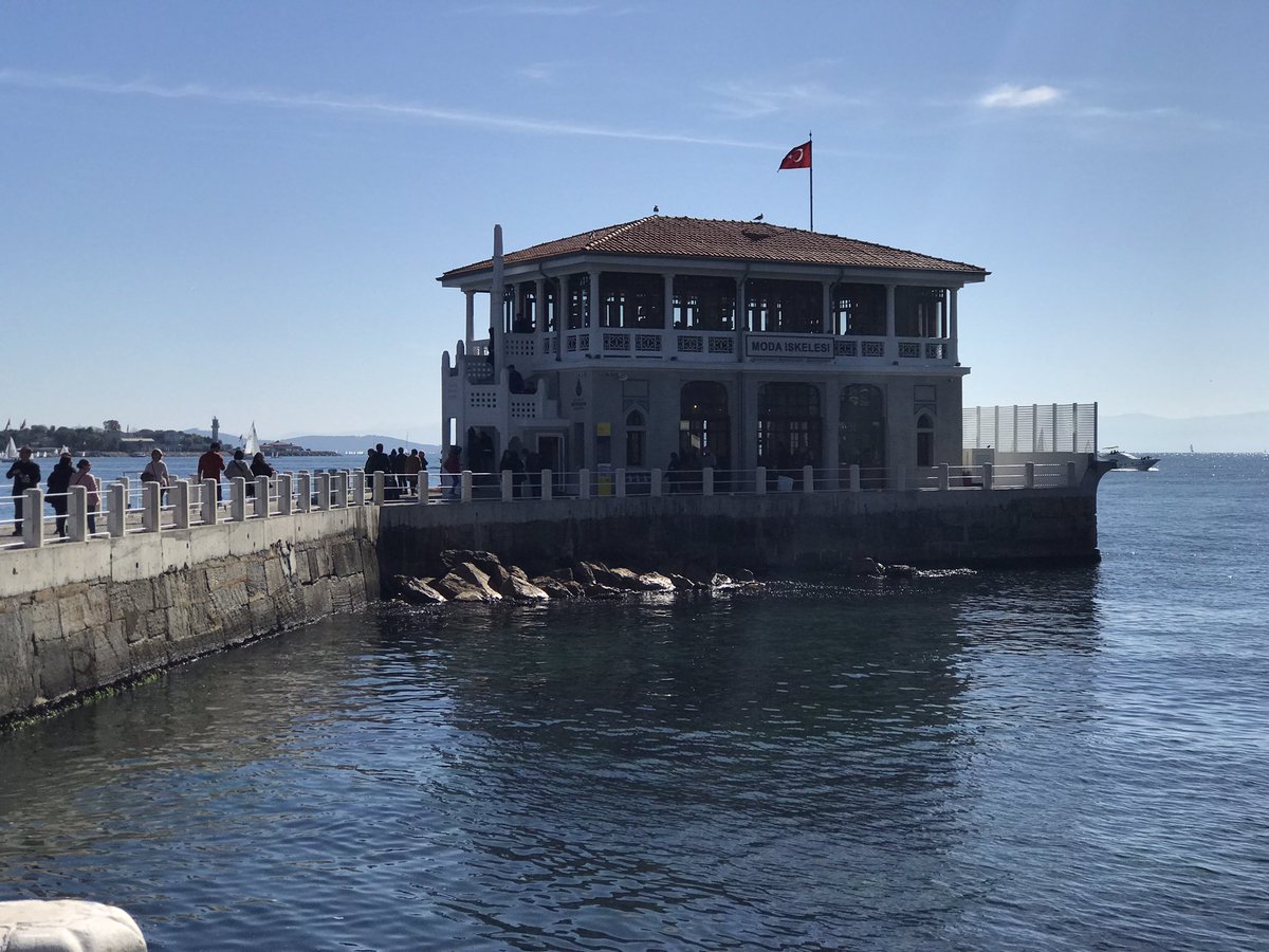 vuslatimu's tweet photo. Zamanında metruk binaydı. https://t.co/o4i6Vi9Yw3