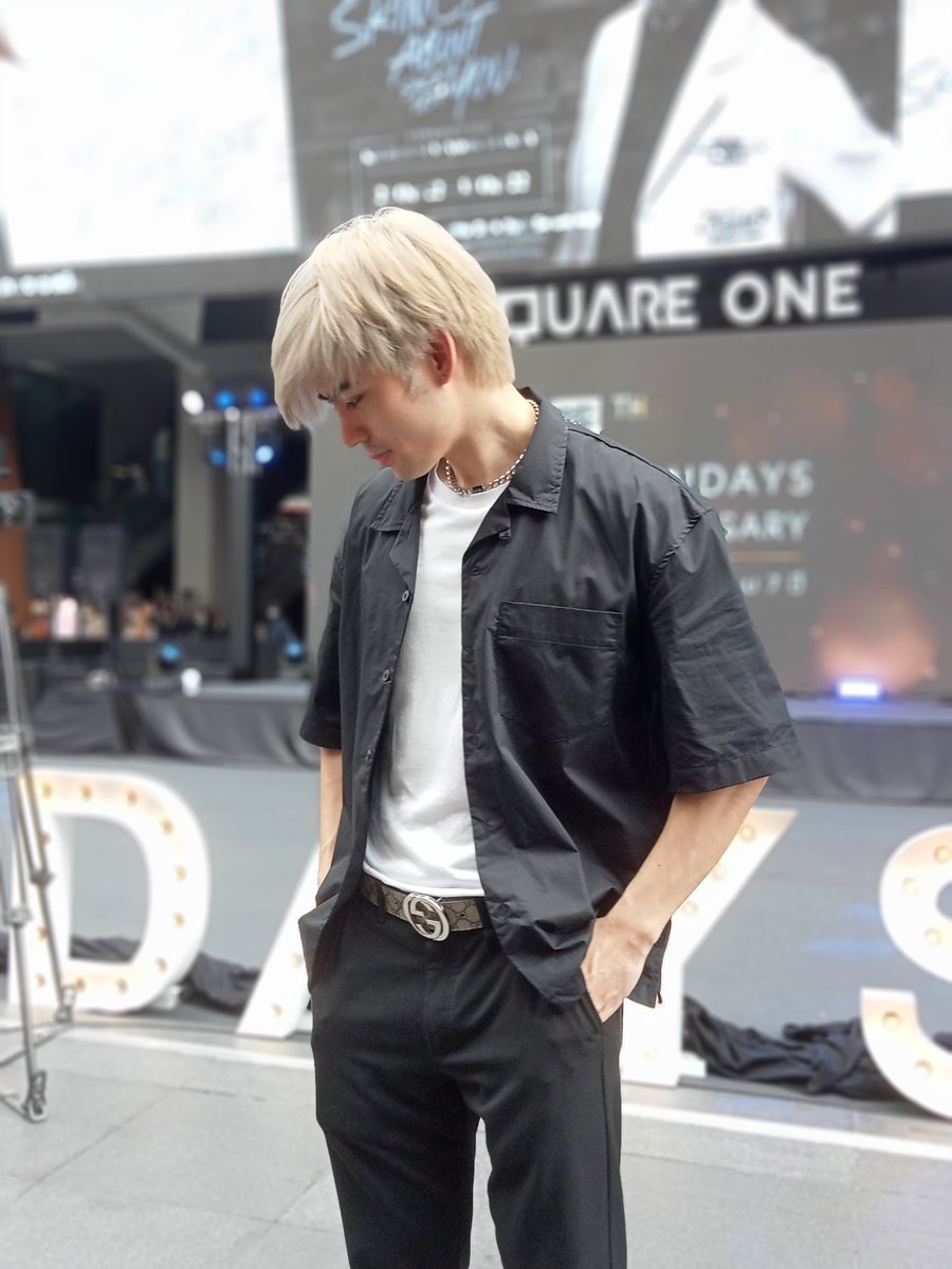 Maxky_Bas's tweet photo. เมื่อมีคนถามว่าพ่อหนุ่มคนนี้เป็นใคร ทำไมหล่อจัง งานขายลูกเขยก็ต้องมา เป็นครั้งแรกที่ได้ยืนคุยแบบระยะประชิดขนาดนี้ แต้มบุญคงจะหมดเร็วๆนี้รึป่าว สู่ขิตในวันที่ดือออ #dunromch https://t.co/tz9LspbOka