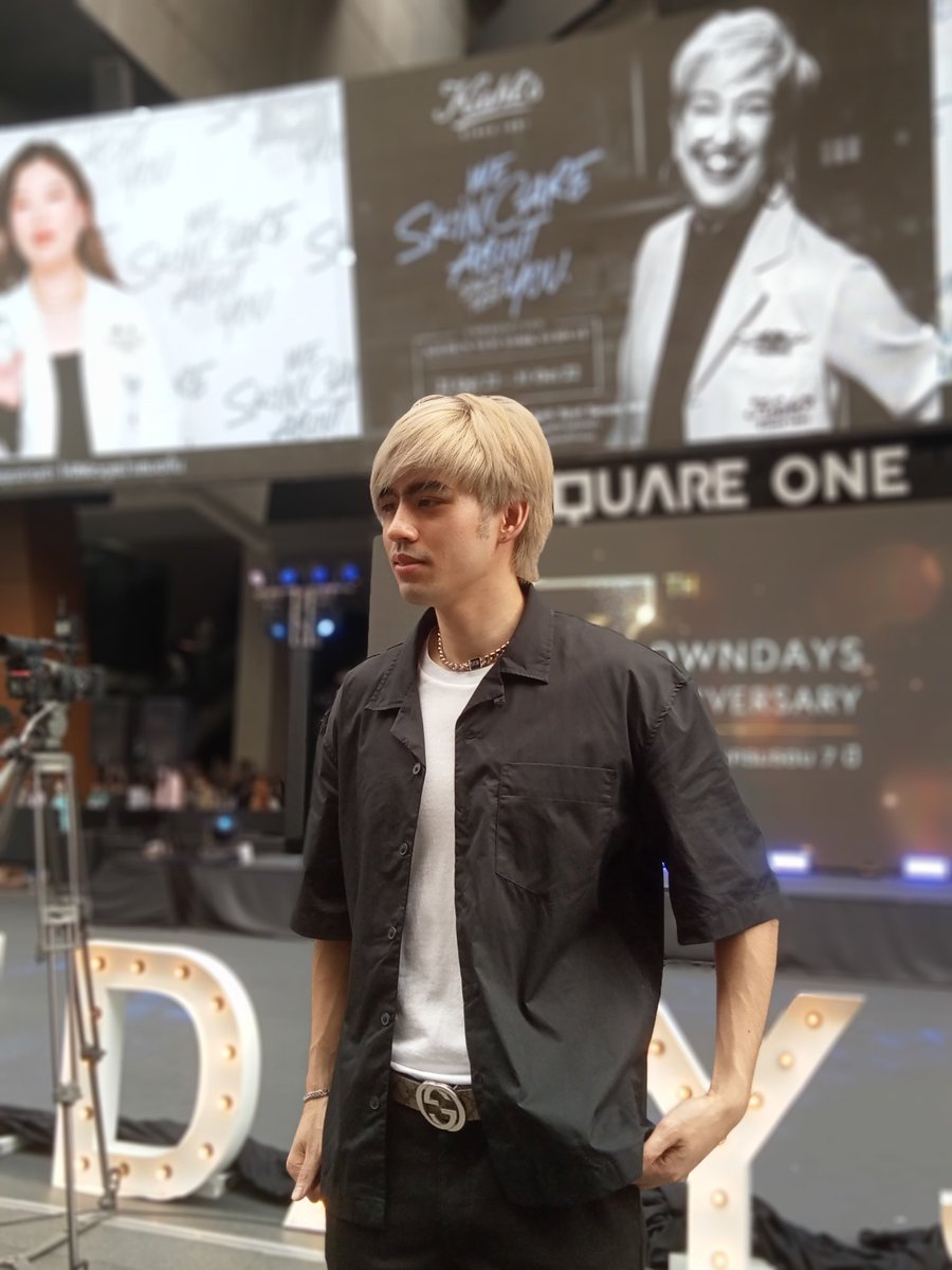Maxky_Bas's tweet photo. เมื่อมีคนถามว่าพ่อหนุ่มคนนี้เป็นใคร ทำไมหล่อจัง งานขายลูกเขยก็ต้องมา เป็นครั้งแรกที่ได้ยืนคุยแบบระยะประชิดขนาดนี้ แต้มบุญคงจะหมดเร็วๆนี้รึป่าว สู่ขิตในวันที่ดือออ #dunromch https://t.co/tz9LspbOka