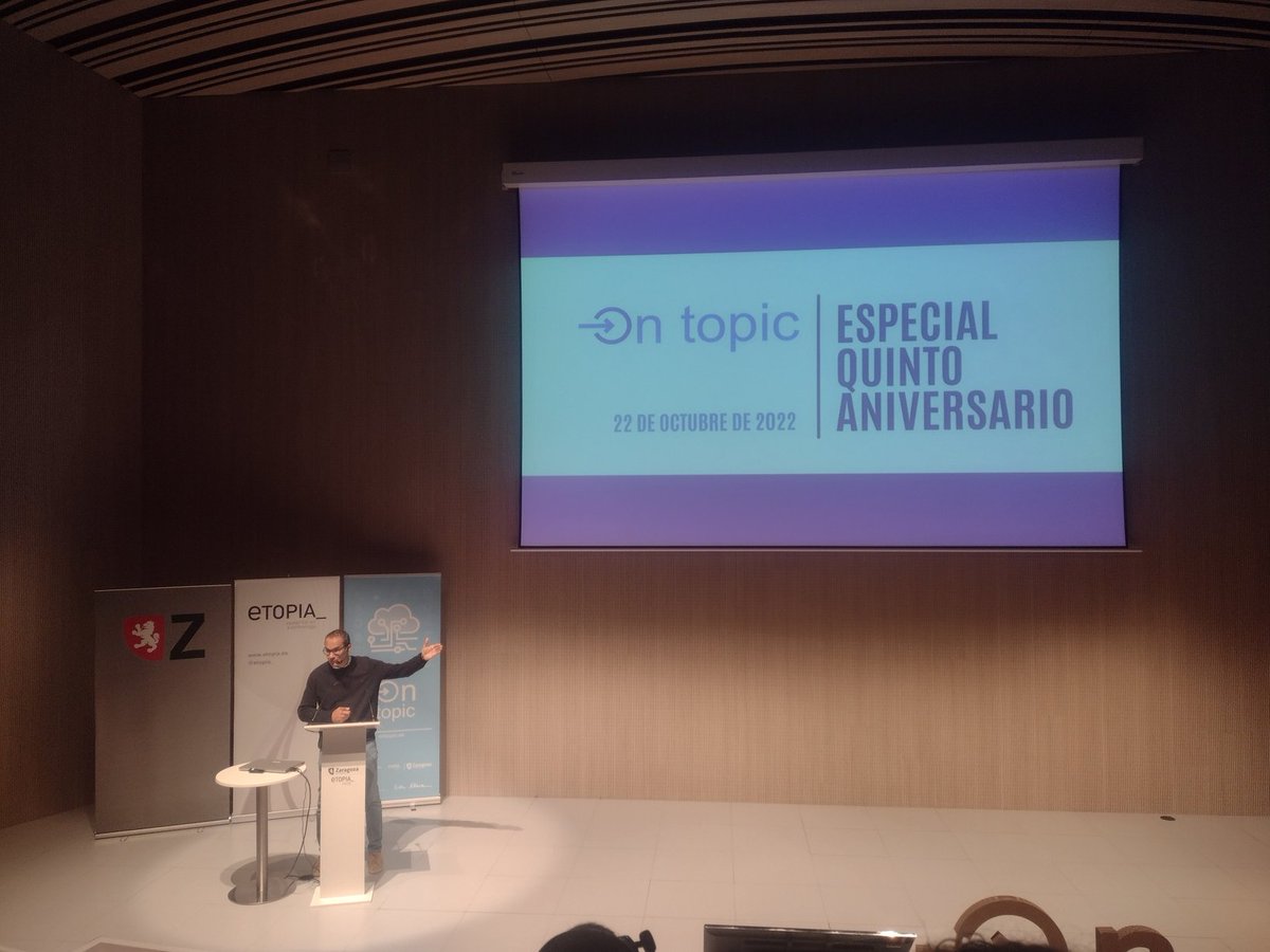 ➡️Última sesión: El corresponsal de #guerra en la era #digital con <a href="/DavidJimenezTW/">David Jiménez</a>

En la guerra de Ucrania se demuestra que siguen siendo clave. Pero con la inmediatez de las nuevas tecnologías, ¿falta profundidad? ¿Cómo son las condiciones de los reporteros?
<a href="/OnTopicos/">OnTopic</a> <a href="/etopia_/">Etopia: Emprendimiento, Innovación y Tecnología</a>