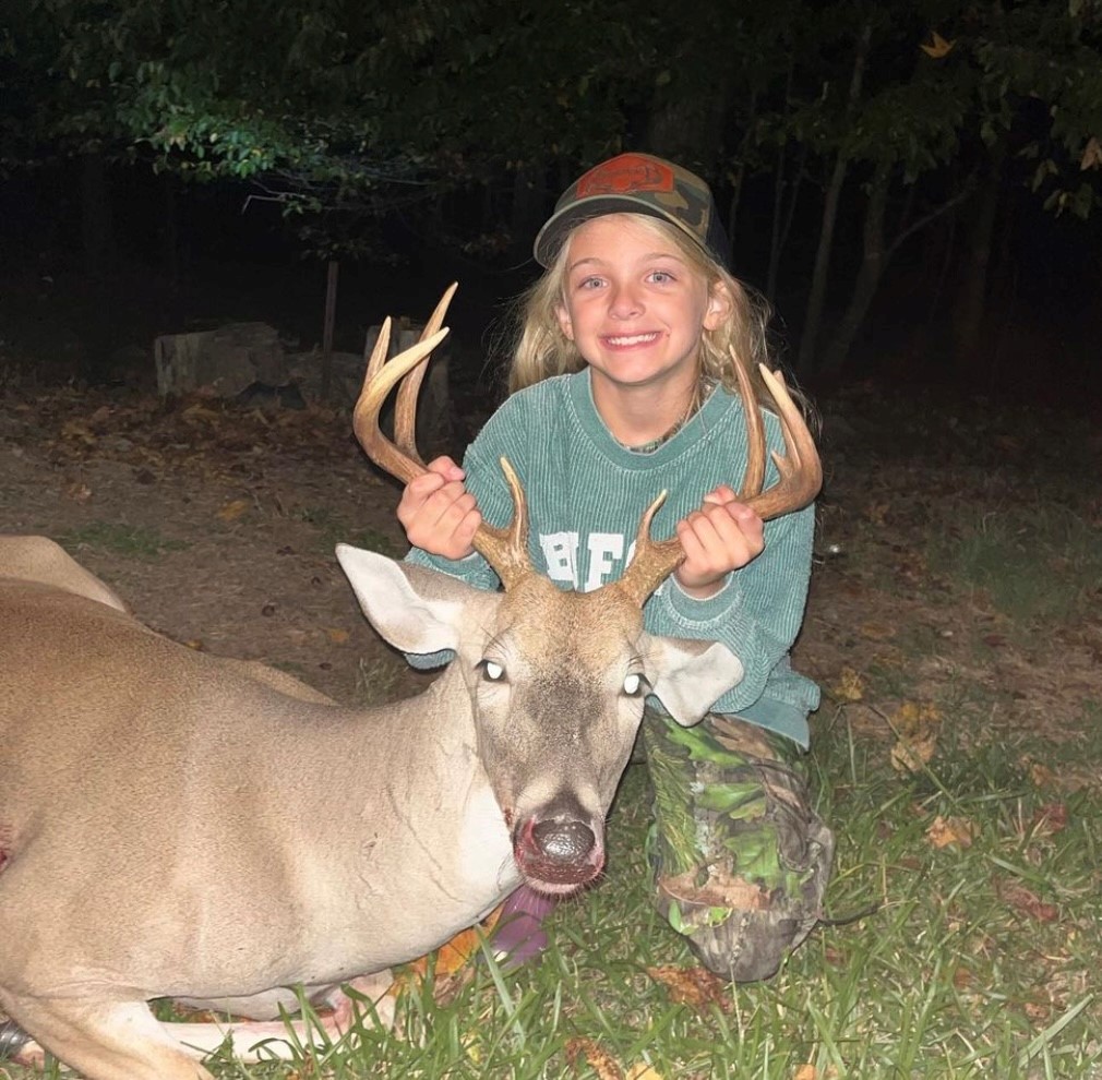 'Shoutout to Team Member Garret on his daughter Leighton getting the job done on her first deer at age 7.' - @redline.hunting How old were you when you got your first deer? #ITSINOURBLOOD #IAMSPORTSMAN #hunting #deer #deerhunting #firstdeer #kidswhohunt #youth #youthhunter