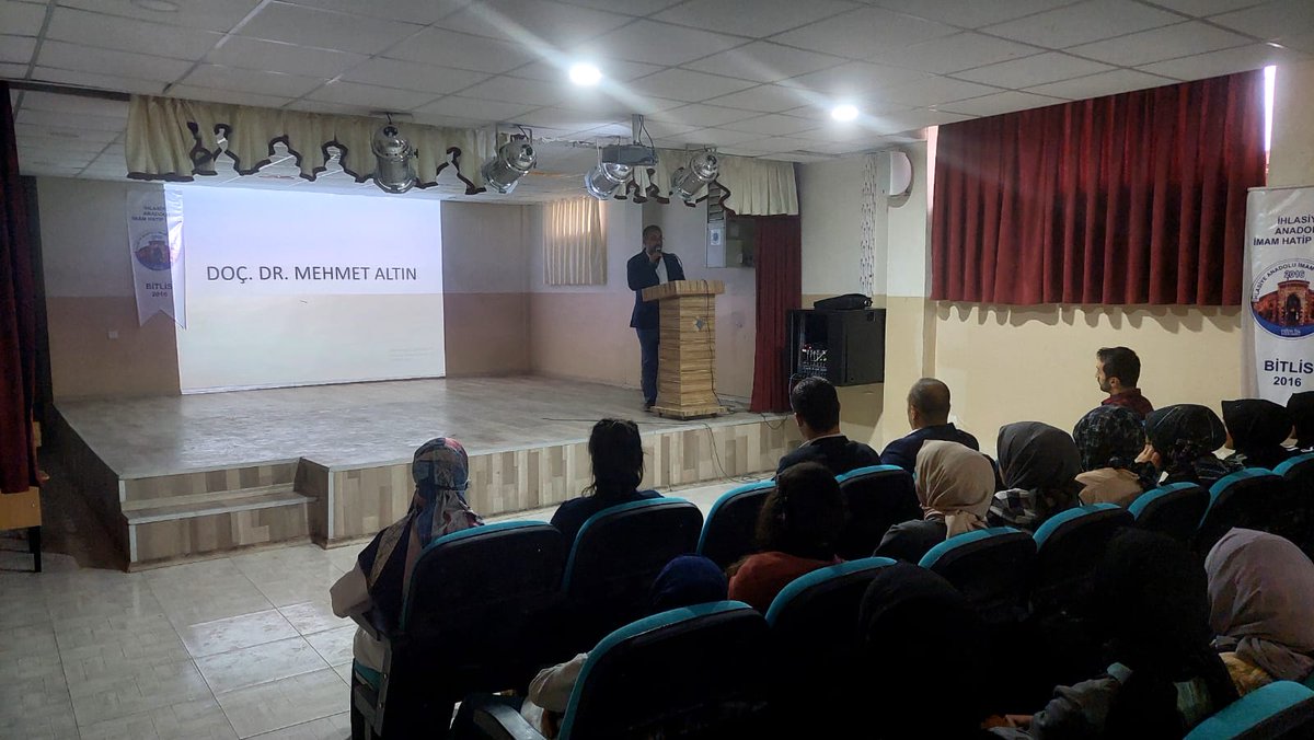 İmam Hatip Okulları Haftası münasebetiyle Bitlis Eren Üniversitesi İslami İlimler Fakültesinden Doç. Dr. Mehmet Altın hocamız öğrencilerimizle buluşup tecrübelerini aktardılar. <a href="/Korkmazemin49/">Mehmet Emin KORKMAZ</a> <a href="/otascan/">Özcan Taşcan</a> 
<a href="/bitlismem_dogm/">Bitlis Din Öğretimi</a> <a href="/Bitlis_Mem/">Bitlis İl Milli Eğitim Müdürlüğü</a>