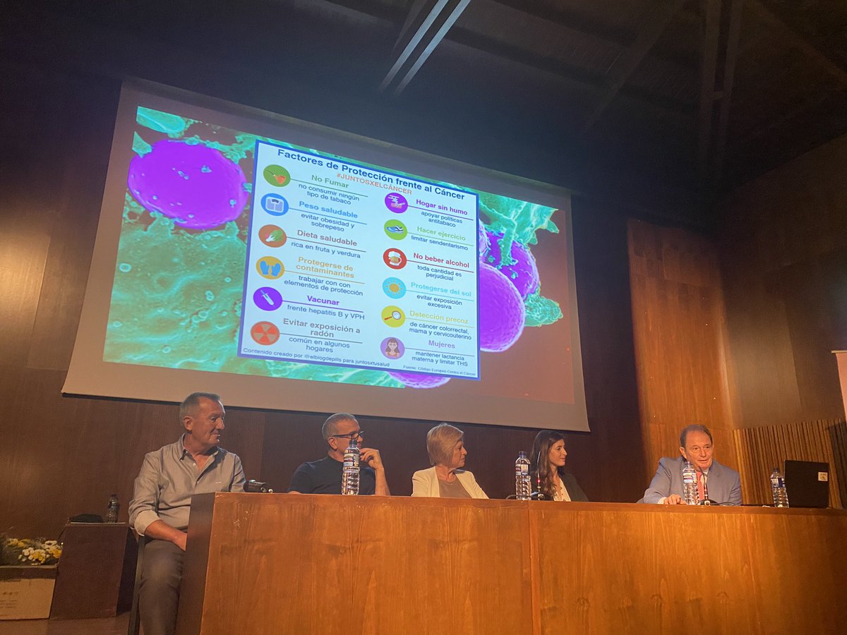 mjmarquez09's tweet photo. Mesa redonda en el #VCongresoAyuca con grandes profesionales de nuestra AGS Serranía: Joaquín Morales, Sebastian Palacios, Marta Amaya y Pepa Priego coordinada por el Dr Miramón https://t.co/WYp90pqfj5