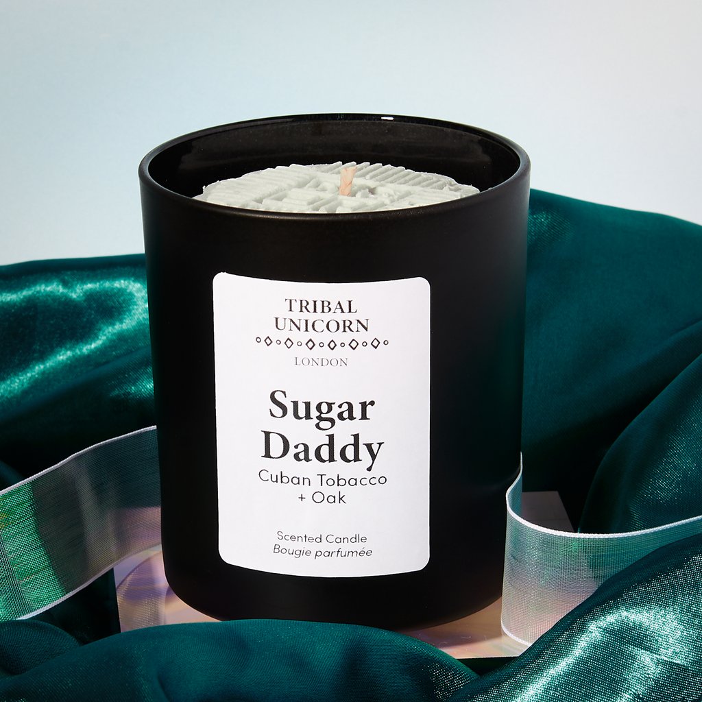 We're back! And we brought a little... sumthin sumthin with us 😏⁠
⁠
Sugar Daddy⁠
Aromatic vintage cologne notes lead into a heart of rich sweet tobacco, warm spices, and a hint of cognac.

tribal-unicorn.com/collections/su…