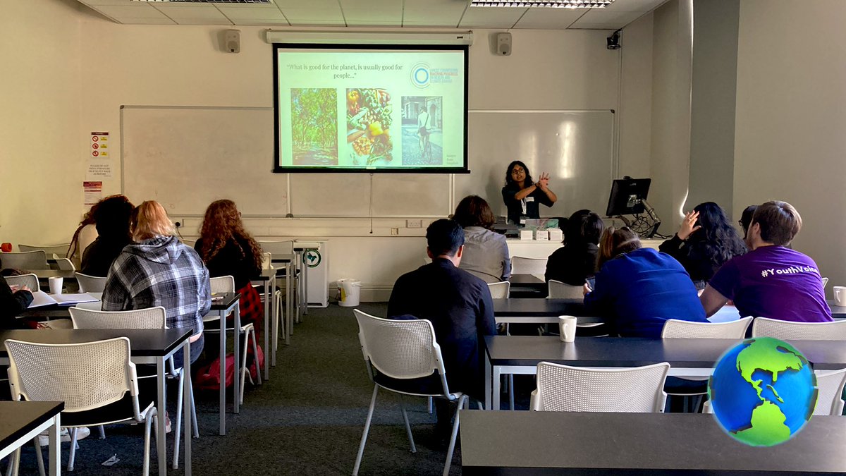 LCOYUK's tweet photo. One of our first workshops is being delivered by the wonderful Nicky. She is talking all about how climate change and health intersect 🏥
@youngeuromove @ukycc @dmkpotential 
#youthpolitics #lcoy22 #youthparticipation https://t.co/d01LFN1Pwm