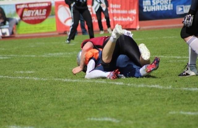 2019 mit den Rostock Griffins gegen Maximilian Mang bei den Potsdam Royals gespielt. 42-40 gewonnen...nur ist leider auch dieses Bild entstanden. #ranCollege #ran <a href="/Icke41/">Icke Dommisch</a> <a href="/ransport/">ran</a>