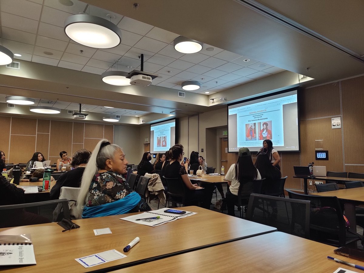 denise_muro's tweet photo. Loving being in a room full of powerful brown mujeres at La Chola Conference! https://t.co/Eprp4tldS6