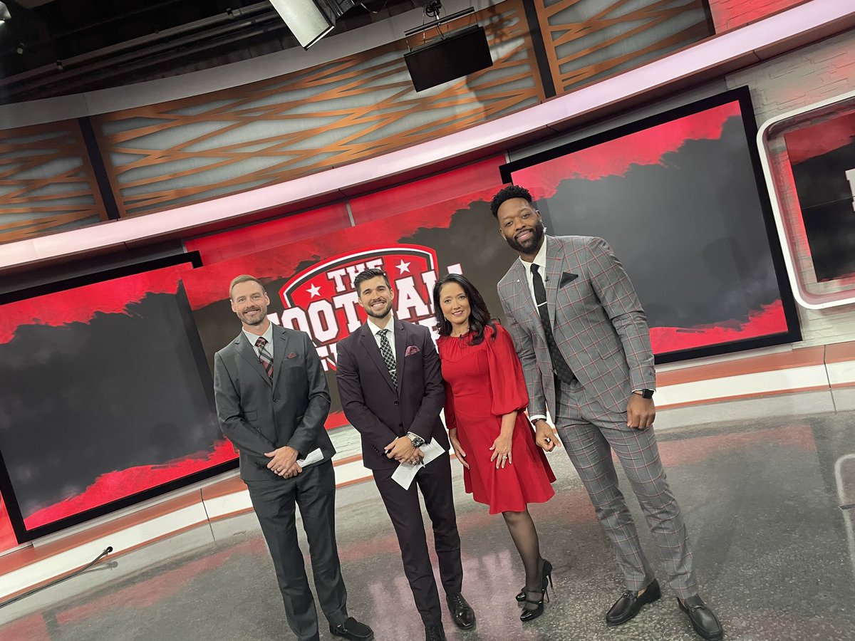 Great Show today on <a href="/TheFeverABC6/">THE Football Fever</a> !! Great group! @claywsyx6 @mariawsyx6 <a href="/BenBuchanan_17/">Ben Buchanan</a> <a href="/justinzwick12/">Justin Zwick</a> <a href="/OStillwell/">Obie Stillwell</a>