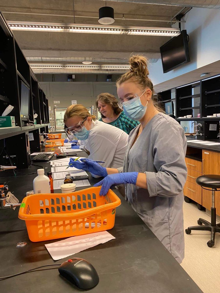 SarahFallis_'s tweet photo. Thrilled to share that "Sarah's Compounding Angels" will be competing nationally at Professional Development Week 2023 in Saskatoon! We are a team with different skill sets but mixed together, we are one amazing compounding machine!💊🧪🥽
@UWCAPSI is getting ready for #PDW2023 https://t.co/62zvH04VK3