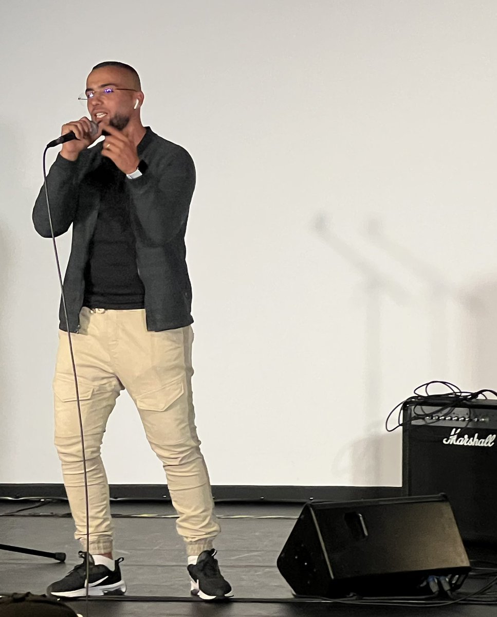 KARLOLIVE's tweet photo. À l’heure du projet de loi finances 2023 et de l’augmentation du budget en faveur de la culture, les initiatives locales méritent d’être soutenues! Bravo à la @villepoissy pour son #ProjetMusical qui permet aux jeunes pépites de la ville de révéler leur talent musical ! #culture https://t.co/8DGsBzL0nG