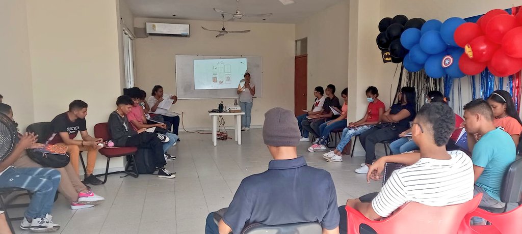 Junto a <a href="/Fundaveorg/">Fundave</a> y los padres de familia seguimos acompañando a nuestros estudiantes de 9° a 11° con discapacidad visual a construir su proyecto de vida 💙🤩.

¡Enseñándoles que si lo sueñan y se lo proponen lo pueden lograr!

#EducaciónParaLaGente
#MásCapacidad