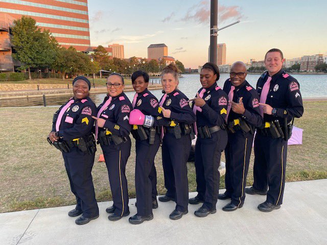 DallasPD's tweet photo. Together we are better! Supporting our community and one of our own. #BreastCancerAwarenessMonth2022 #COLDTeam #morethanpink https://t.co/VIcghEpyhZ