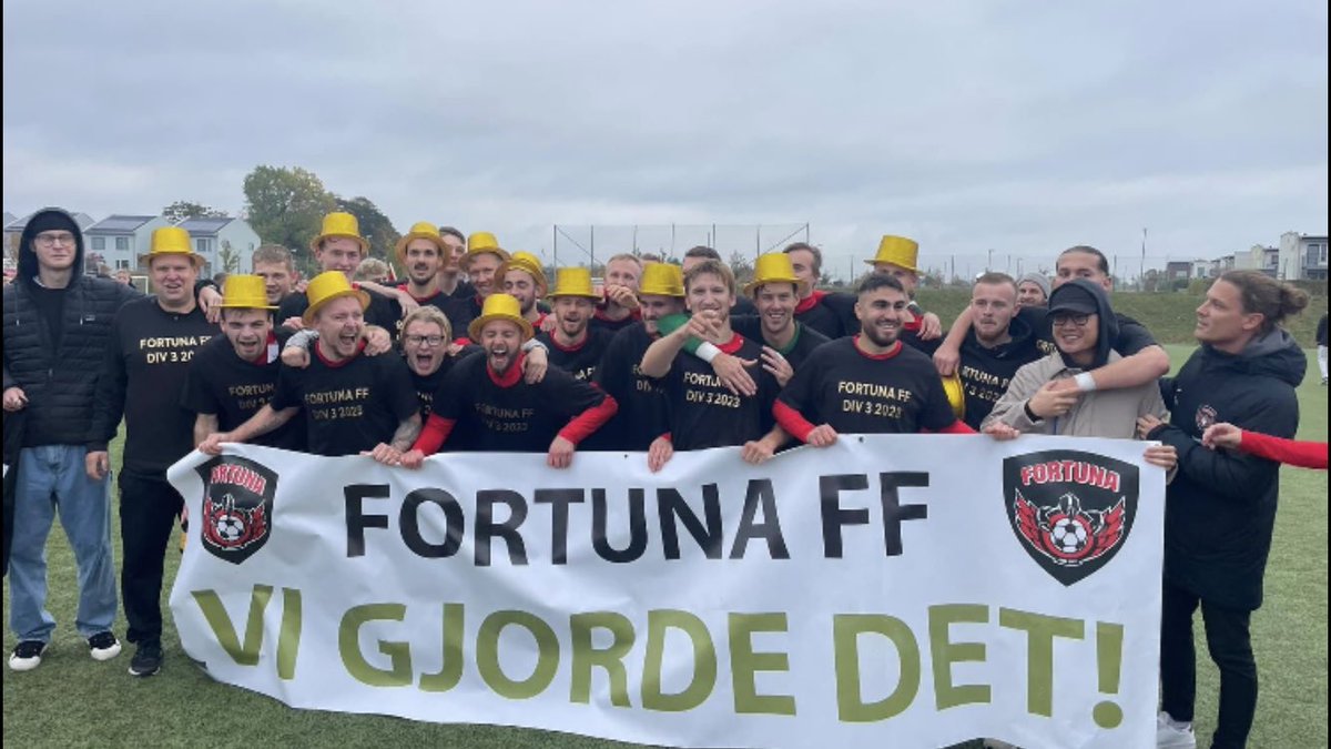 Tack till alla som stöttat oss under året. -Tillsammans är vi starka! 

Div 3 2023 ❤️🖤