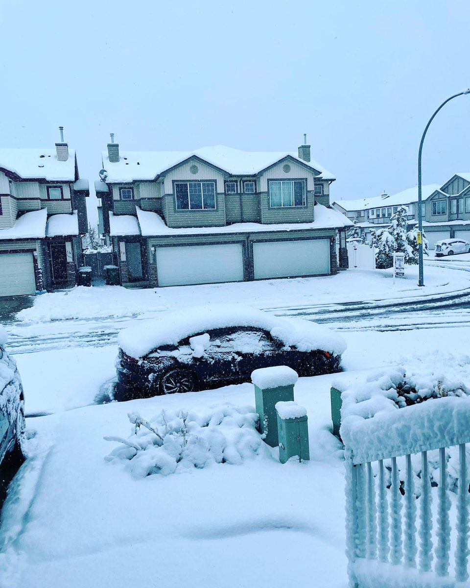 flamingjets's tweet photo. Good old Calgary. #yyc https://t.co/GXdBkG8HIZ