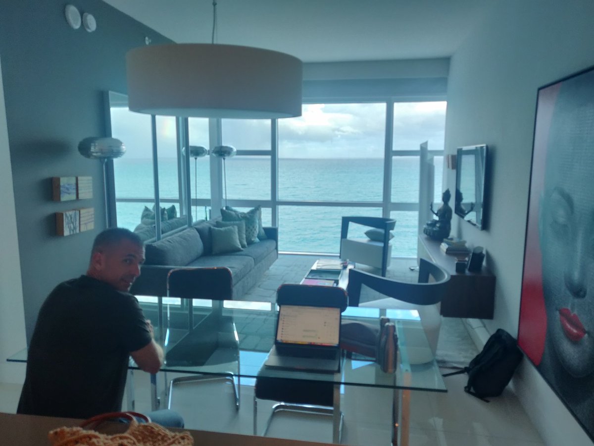 MislavMalenica's tweet photo. Miami's real estate market is ready to be disrupted. Formula - more empathy and love for both buyers and sellers. #AIfirst #hyperbiome https://t.co/nnUza5acIA