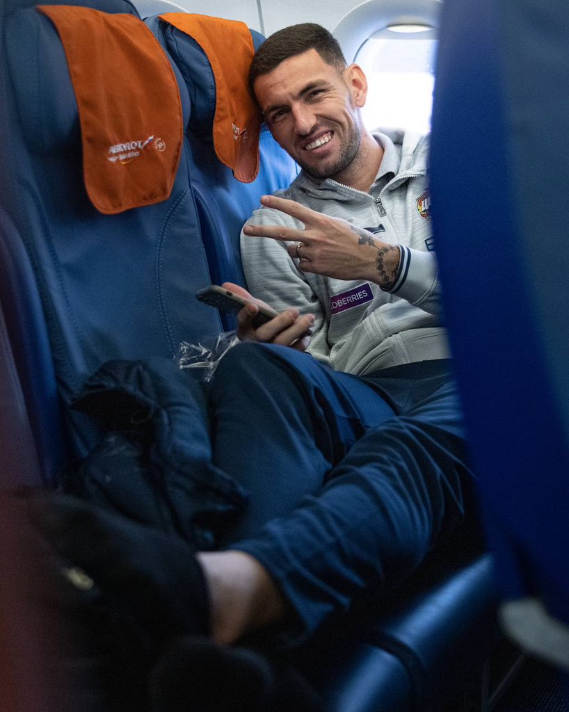 PFC CSKA flew to Orenburg today. Red-Blues will face FC Orenburg in a Russian Premier League match tomorrow. Kick-off at 13:00 CET ✈️ 

➡️ en.pfc-cska.com/news/team-news…
