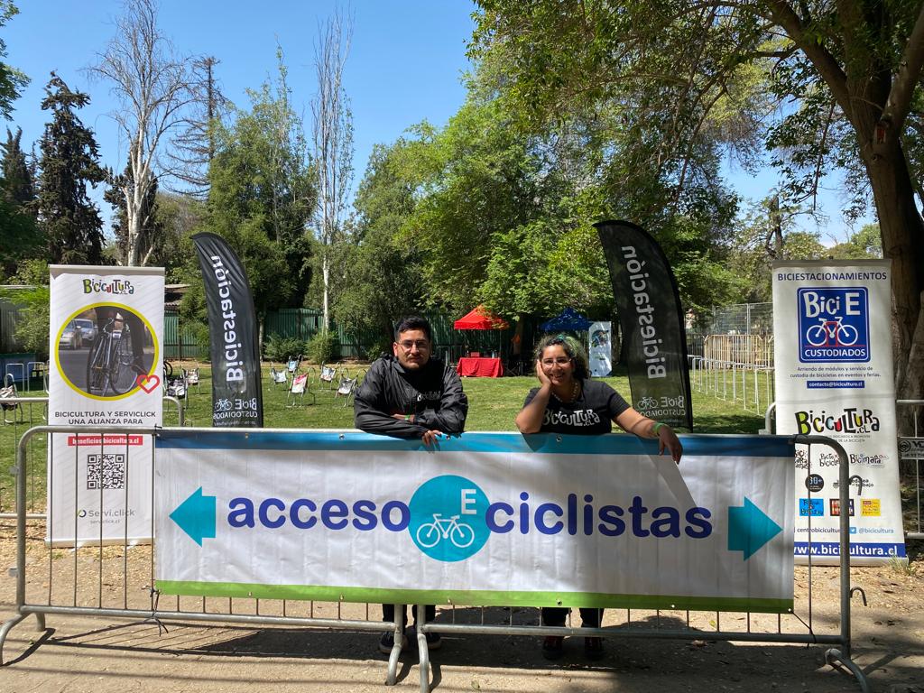 bicicultura's tweet photo. ¡Pedaleando a la Expoweed!
Hoy y mañana domingo en Parque O'Higgins, cuidaremos gratis tu bicicleta, scooter, monopatín o cualquier ciclo en que vengas.
Más información en https://t.co/Gl5QOeGsHr https://t.co/gCJvLf6ri2
#Biciestación #ConvivenciaVial #Cañamo #Expoweeed https://t.co/N8pDZnSrLU
