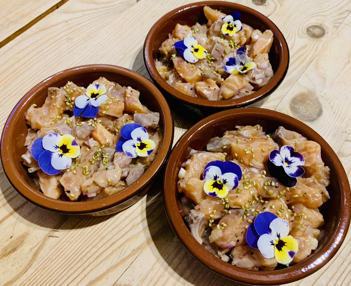 DelicesSaveurs's tweet photo. Tartare de saumon 
#aix #aixenprovence #apero #eguilles #Evenement #faitmaison #food #gourmandise #plaisir #Plaisir #produit #Provence #traiteur #traiteurs #ventabren #velaux #coudoux #lafarelesoliviers #saumonfrais #produitfrais https://t.co/mwDPnyARff