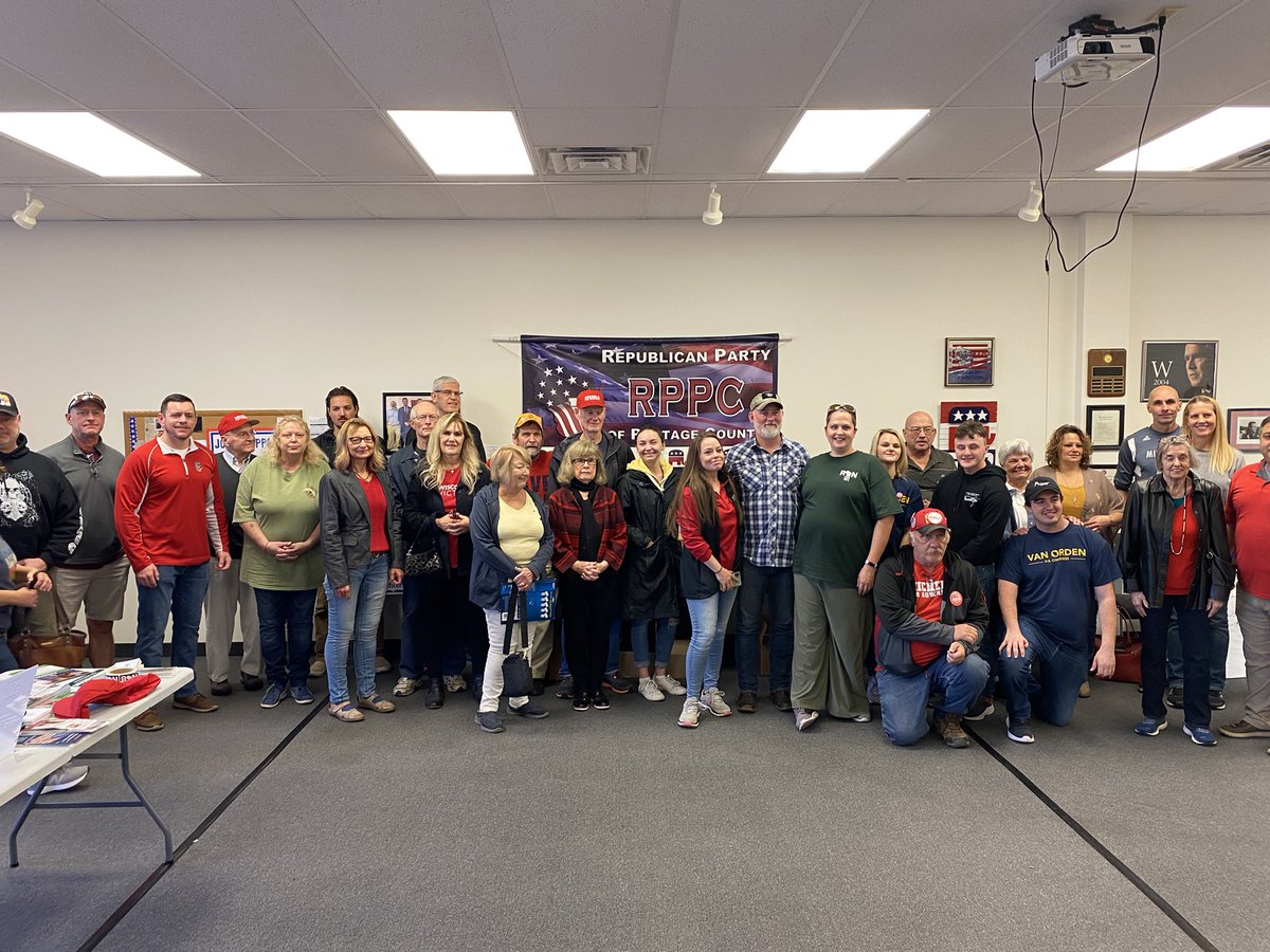 yetter_tim's tweet photo. Big group heading out to flip Portage county. Derrick Van Orden will be the next Congressman for Wisconsin’s 3rd Congressional District! #leadRight #FirePelosi #TeamMichels #3rdforRon https://t.co/1dyVsZer42