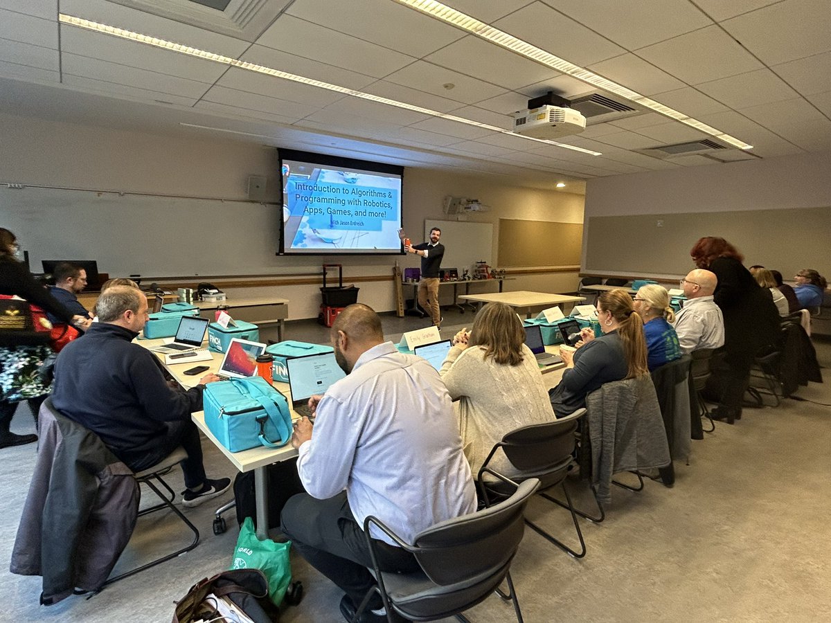Mr. Jason Erdreich’s Introduction to Algorithms &amp; Programming with Robotics, Apps, Games, and more! workshop is underway at TCNJ today! Lots of Finch Robot Classroom Flocks to go around. <a href="/birdbraintech/">BirdBrain Technologies</a> <a href="/TCNJ/">TCNJ</a> #TCNJCSReady <a href="/MrErdreich/">Jason Erdreich</a>