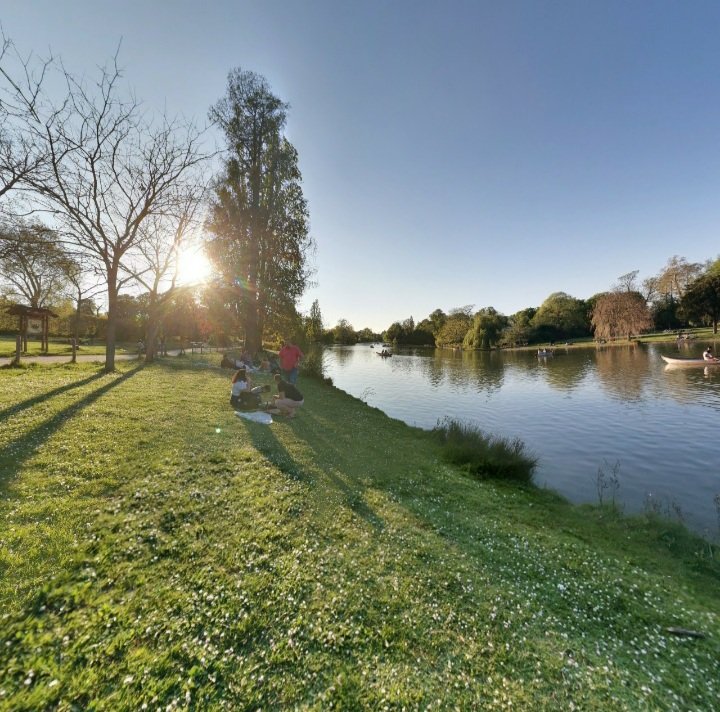 الحياة جميلة عندما تكون هناك قلوب تخاف على غيرها كما تخاف على نفسها
الهروب من المدينة وصخبها
 لاحضان الطبيعة الهدوء والراحة
 
#مساء_الخير 
#خواطر_فراس