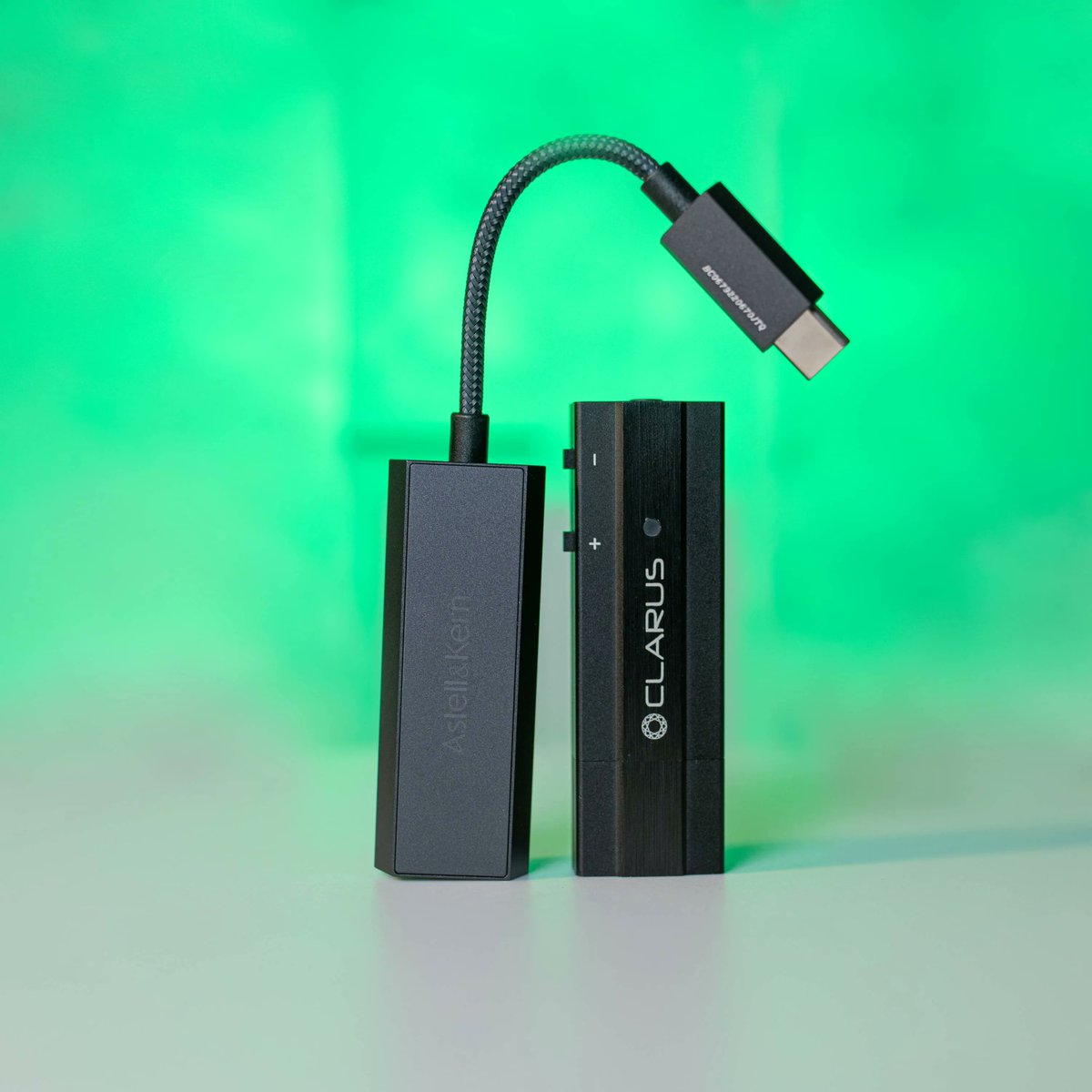 moonaudio's tweet photo. Yes, you can have big sound right in your pocket: https://t.co/pOdXzZ0Zfv 

@ChordAudio @ifiaudio @astell_kern #clarus #DACs #Portable #DAC #Audiophile #USB #GoodSound #Headphones #MusicLover #MusicIsLife #Chord #iFiAudio #Clarus #AstellnKern  #BestDAC #Best #PortableDAC #Audio https://t.co/JGrSpTVIZ1