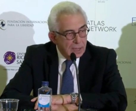 DavidVargasA18's tweet photo. El priista Ernesto Zedillo, se queja en España de la 4T y AMLO. Es el fascismo dice.

Zedillo mandó a masacrar a 17 campesinos en Aguas Blancas, Guerrero.
Mandó a asesinar a 45 indígenas en Acteal, Chiapas.
Impuso el FOBAPROA, dejando en la pobreza a millones de mexican@s.
RT 👇 https://t.co/W2VQMyP1Gm