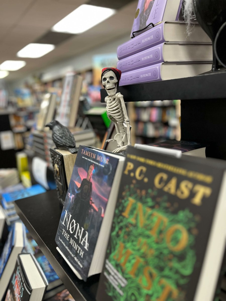 MystGalaxyBooks's tweet photo. #bonesonthetomes day 4! Itβs not just fantasy, and since we all swore. No one knees to know, where Bones is in the store!
#bonesofthegalaxy #mysteriousgalaxybookstore #mystgalaxybooks #mysteriousgalaxy #independentbookstore #shoplocal #sandiegobookstore #sandiego https://t.co/9MISx2zoS2