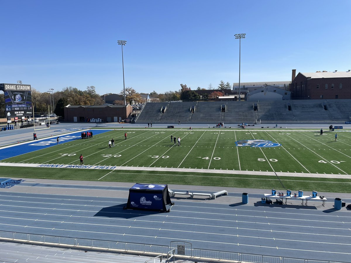 Paul_Roper's tweet photo. #PressBoxViewz @DavidsonFB kicks off in Des Moines at 2pm! Pepsi Pregame Show starts at 1:30! https://t.co/kASbd2g6Ex #WE #BW https://t.co/KiJaKUKyL7