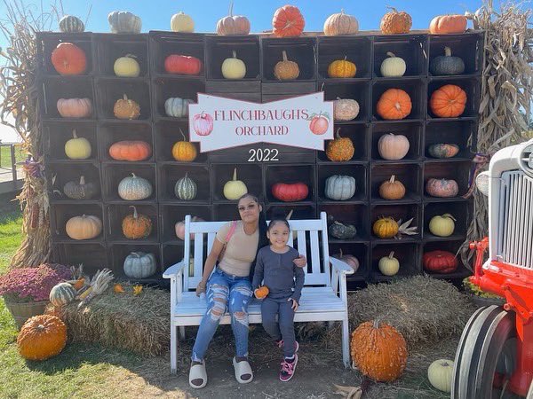 CAPLancaster's tweet photo. Teen ELECT, an initiative of RISE and program of #CAPLanc is immersing themselves on this beauty Fall day at Flinchbaugh's Orchard & Farm Market pumpkin patch!
The families took a tour on a wagon, picked apples and pumpkins and learned about the beauty of the fall season. https://t.co/2HBeCBJ6MX