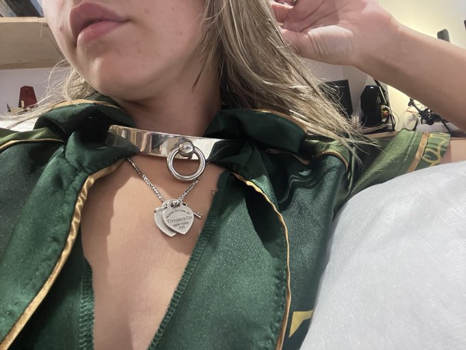 Also trying out my new locked necklace x https://t.co/OgnrTtMs49<a href="/tag/newprofilepic"class="tags"><span>#newprofilepic</span></a>
