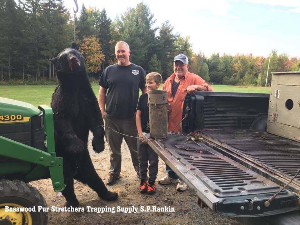 TrophyXpose's tweet photo. Maine allows bear trapping &amp; you can see the Crit-R-Done on the left leg of this poor bear; strung up to full height, for a ‘fun’ family trophy photo. Trapping is torture!🤬🤢
🙏🏼RT
#BanTrapping
@rickygervais @tarastrong @Angelux1111 @SARA2001NOOR @Lin11W @unixdoss @RobRobbEdwards https://t.co/Xe85B7c5ty