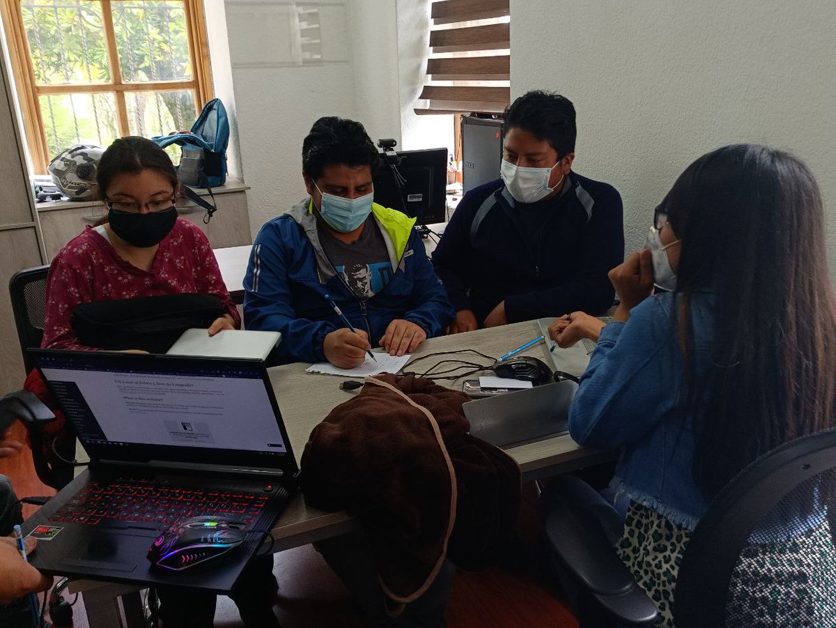 OpenlabEc's tweet image. Ahora, en el #pypizza organizado por @PythonQuito, los asistentes trabajan en equipos.
Gracias a la colaboración del @HubUIO en estos espacios.
@pyecuador @CGuayasamin @lobonop @DonCroa